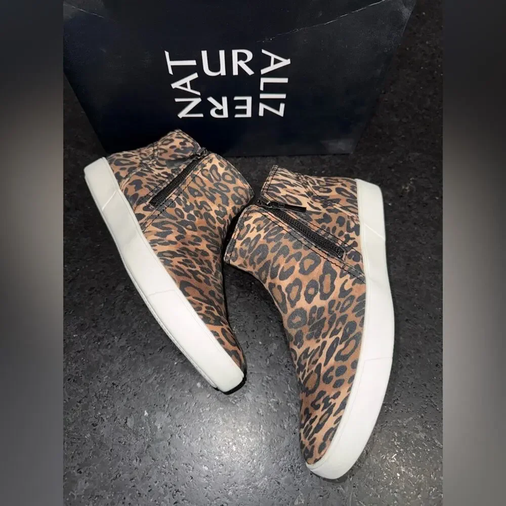 NEW NATURALIZER Leopard Print Miranda Booties High top Sneakers Zipper Side Sz 9
